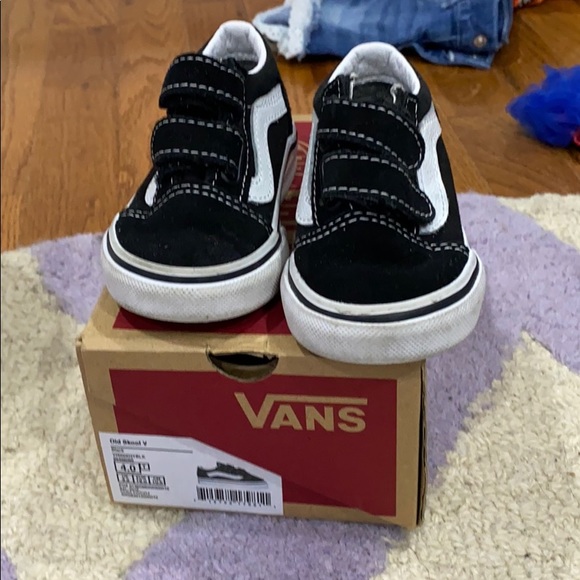 black slip on vans size 3